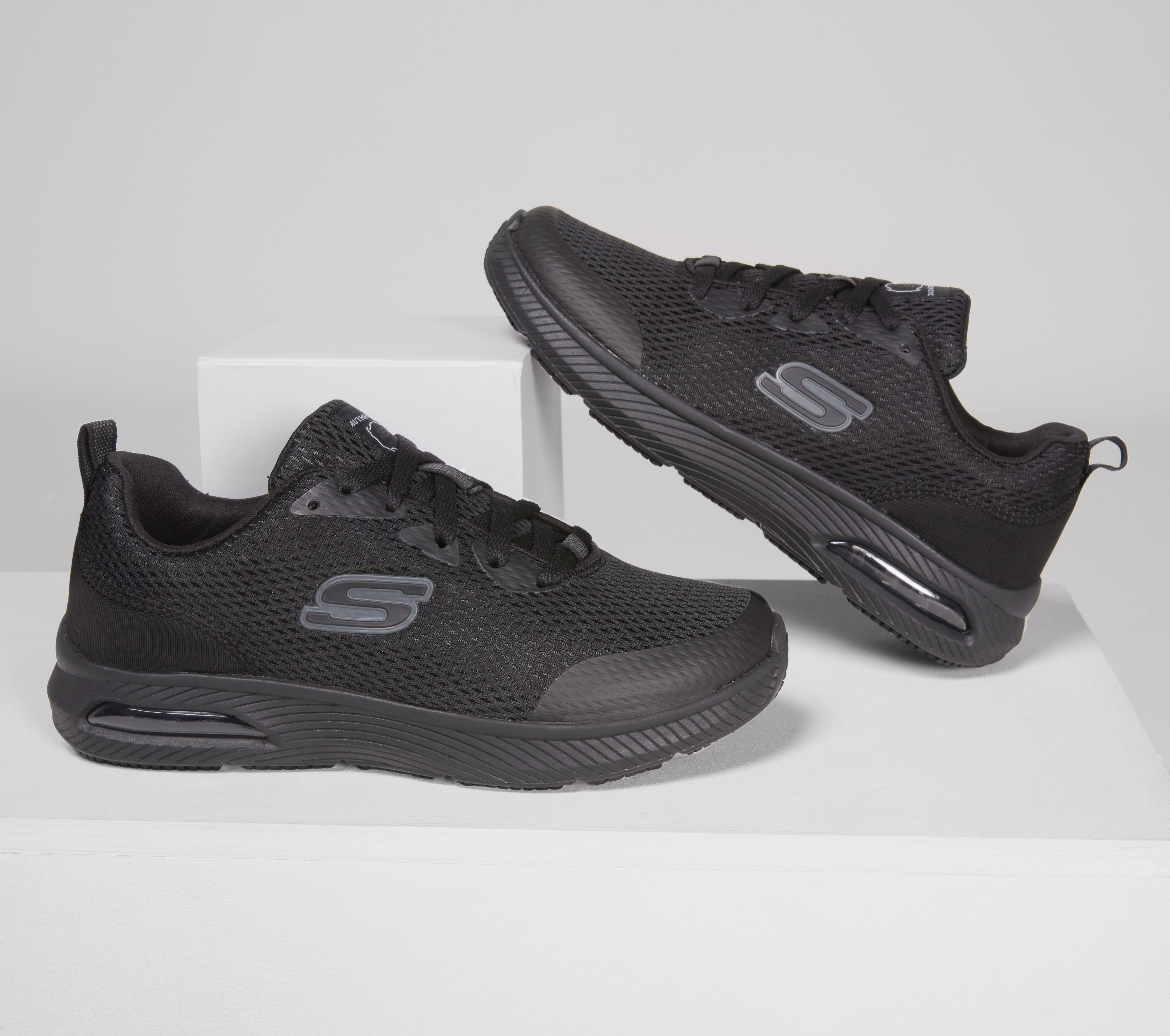 Dyna deals air skechers